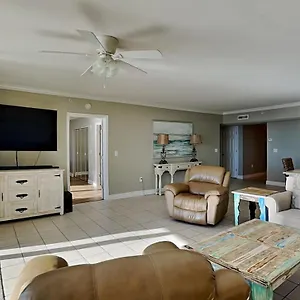 https://emerald-beach-2435.panamacity-beachhotels.com